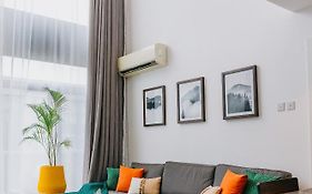 The Avery, 2 Bed Duplex Apartment At Embassy Gardens